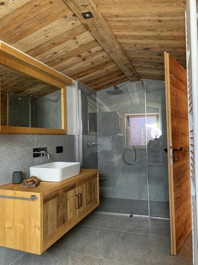 Grizzly Haus & Frosch Restaurant - Teritoria Bed and Breakfast Varena Buitenkant foto