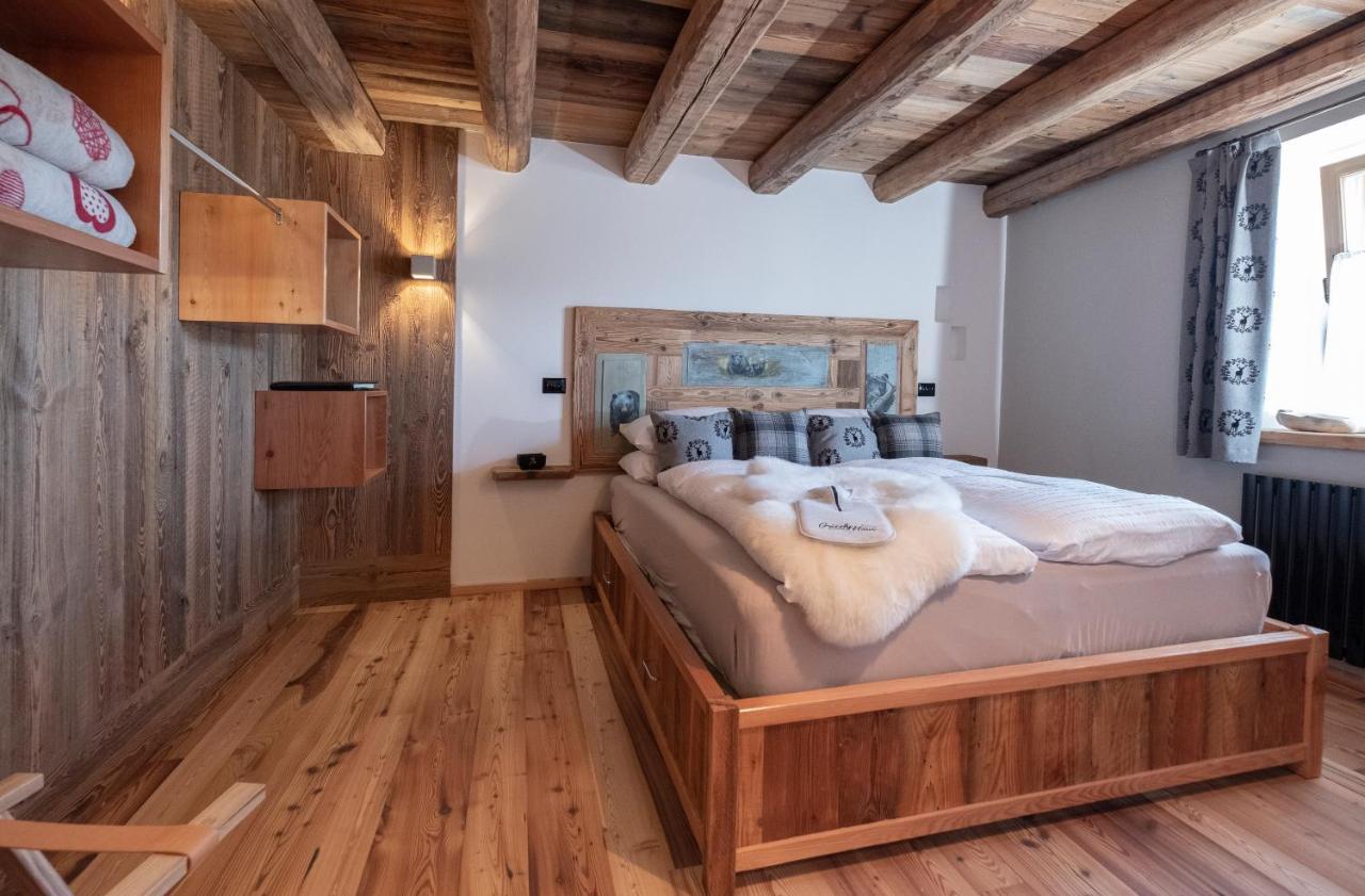 Grizzly Haus & Frosch Restaurant - Teritoria Bed and Breakfast Varena Buitenkant foto