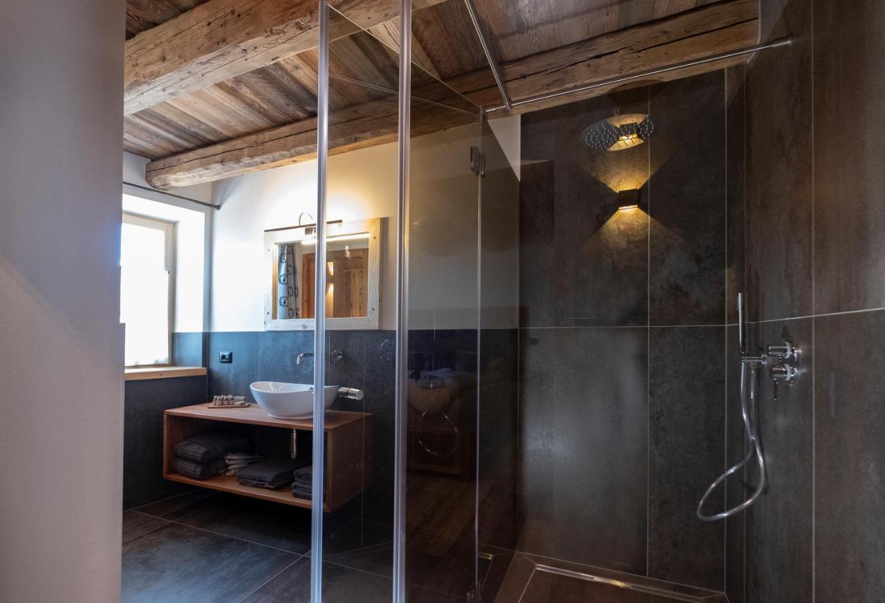 Grizzly Haus & Frosch Restaurant - Teritoria Bed and Breakfast Varena Buitenkant foto