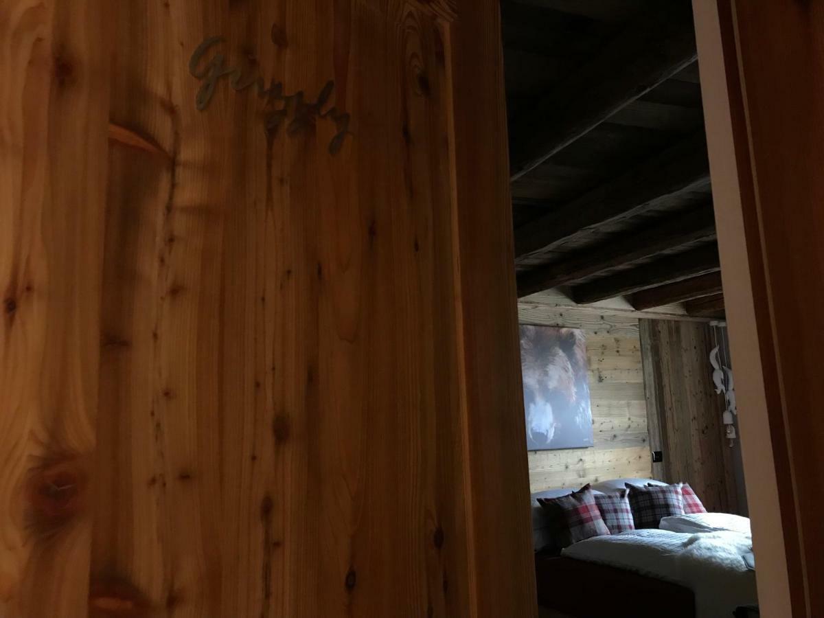Grizzly Haus & Frosch Restaurant - Teritoria Bed and Breakfast Varena Buitenkant foto
